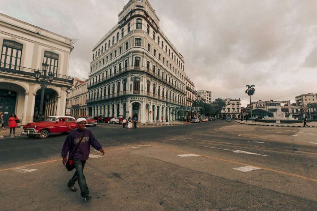 A traveling guide to Cuba