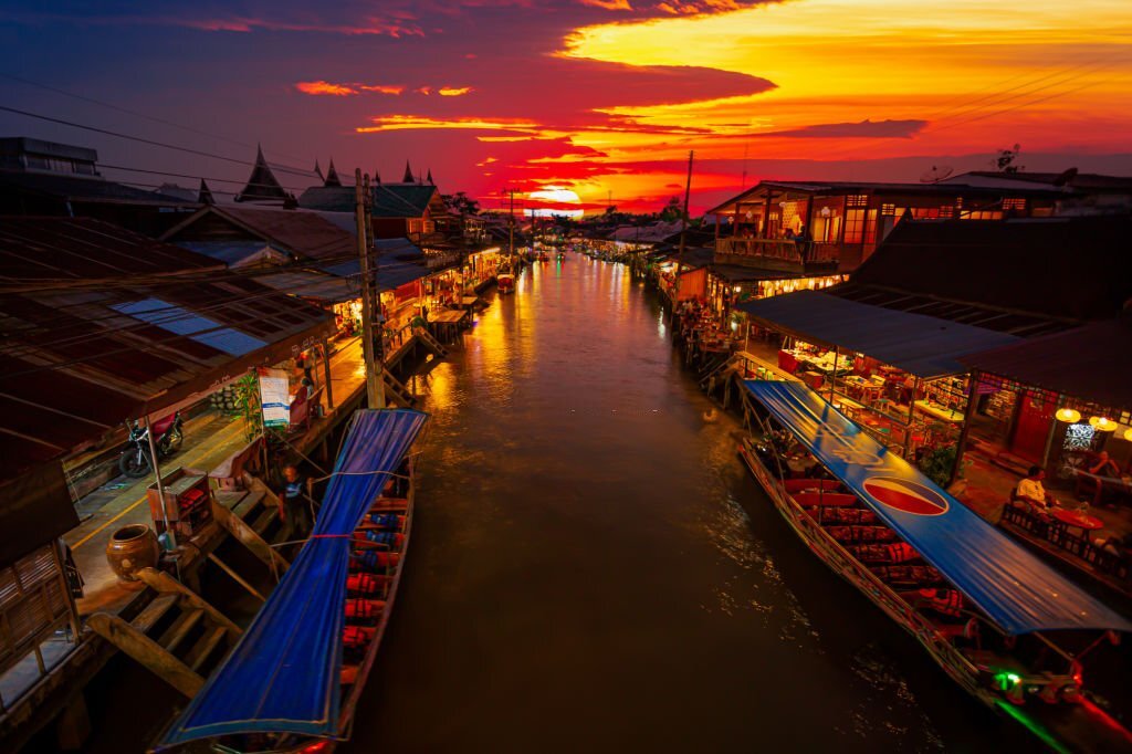 one of the most popular floating markets in Thailand