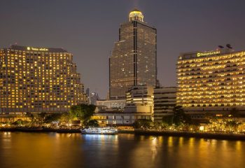 Exterior view of the stunning Shangri-La Hotel in Bangkok